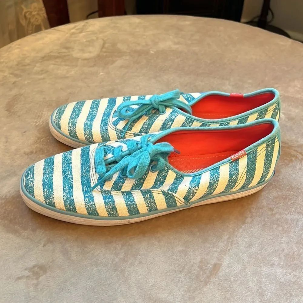 RARE *Keds* Sz 8.5 Tiffany Blue Strioed Keds woth Barbie Pink Accents!